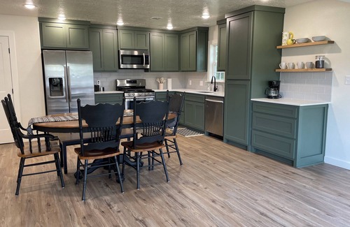 Onalaska House | Under the Pines on Lake Livingston- BEAUTIFUL WATER VIEW!