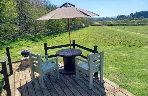 Sandown Ski Chalet | Under the Stars Shepherds Huts at Harbors Lake