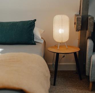 Saint-Cyprien House | Une chambre à la campagne