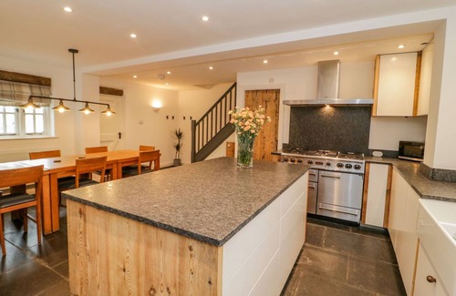 Hendrerwydd House | Unforgettable Escape: Glan Clwyd Isa - Book the Whole Site!