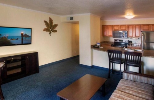 Rocky Point Hotel | Unforgettable Waterfront Stay! Accommodation w/Private Balcony | Pool