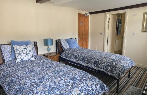 Llanidloes Bed & Breakfast | Unicorn Hotel
