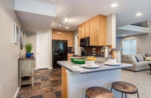 Midvale House | Union Duplex Crossroads and Gateway in Salt Lake with Hot Tub