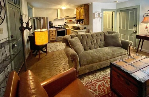 Bolivar House | Union Street Carriage Quarters