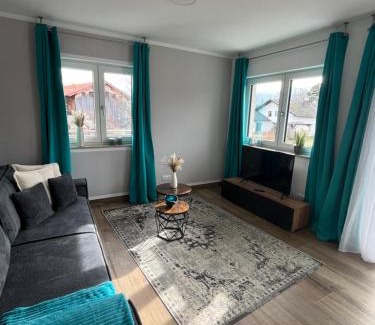 Prien am Chiemsee Apartment | UNiQE I 90qm I Bergblick I 3 Balkone I seenah