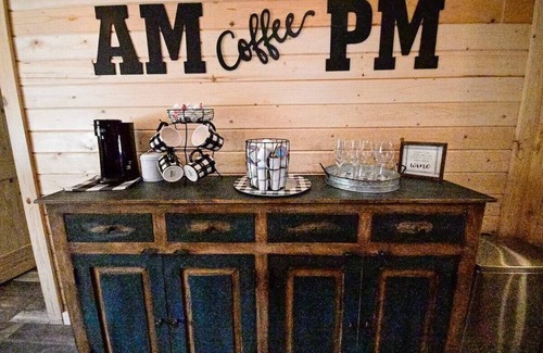 Hatfield House | Unique 2 BR Spacious Cottage