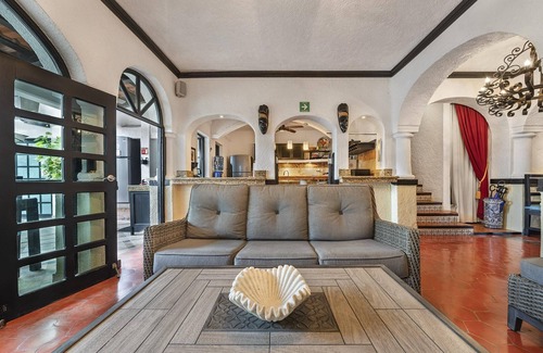 Centro - Supmza 001 Villa | Unique 4BR w/Rooftop Pool Downtown