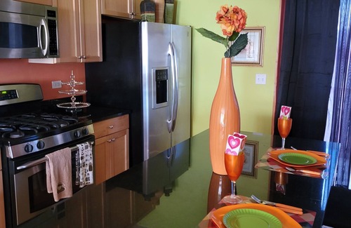 Bronzeville House | Unique and Chic home. rooftop deck, near lakefront. Easy commute to downtown.