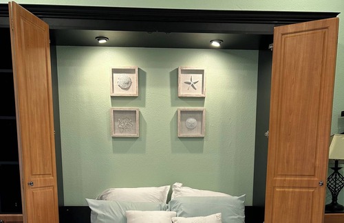 Wright Apartment | Unique and romantic escape. Perfect getaway for couples/small families.