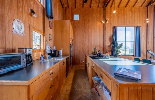 Johnson City House | Unique barn on a 60 acre ranch with stunning views