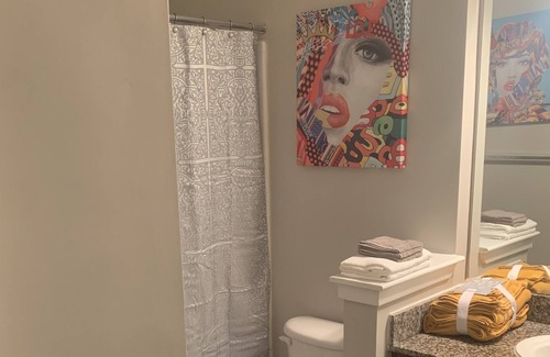 Riverside Terrace Apartment | Unique East Coast style 2BR in loft Houston