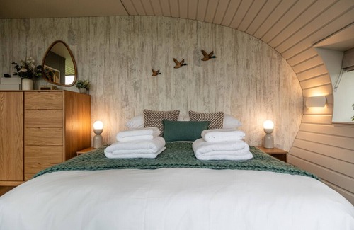 Chipping Norton Cabin | Unique Eco Studio Pod on Old Chalford Estate