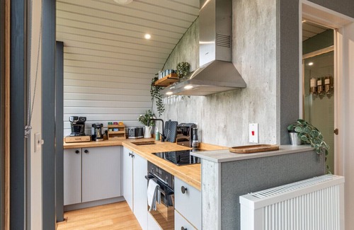 Chipping Norton Cabin | Unique Eco Studio Pod on Old Chalford Estate