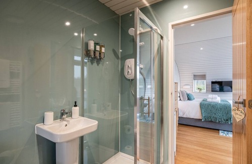 Chipping Norton Cabin | Unique Eco Studio Pod on Old Chalford Estate