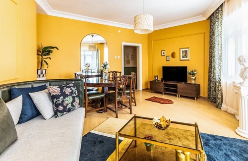 Tophane Apartment | Unique Flat w Balcony 5 min to Istiklal Street