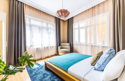 Tophane Apartment | Unique Flat w Balcony 5 min to Istiklal Street