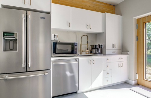 Redlands House | Unique Grand Junction Guest Suite w/Gas Fire Pit!