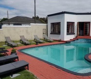 Walmer Cabin | Unique Guest House