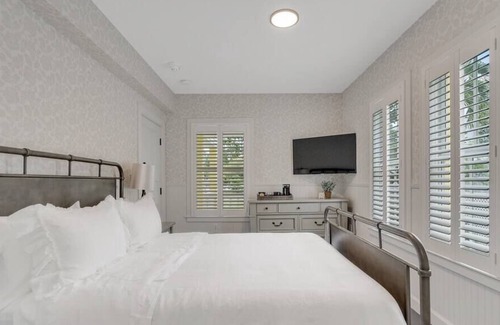 Southwest Coconut Grove House | Unique Historic Villa in Miami - The Stirrup House