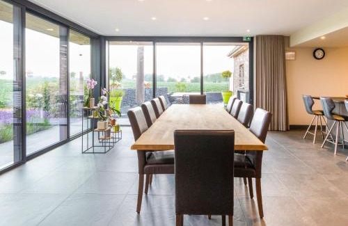 Poperinge House | Unique Holiday Home in Haringe