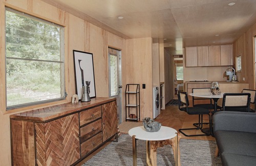 Port Ewen House | Unique Hudson Valley Luxury Glamping in Stunning Camper + Heated Salt-Water Pool