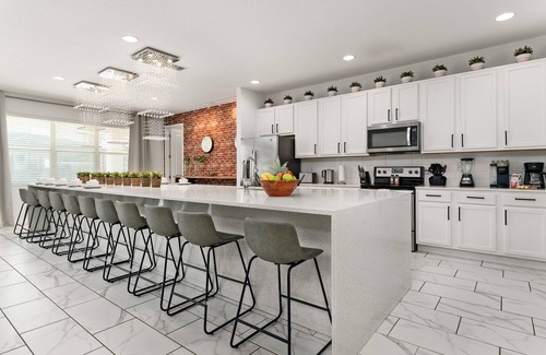 Kissimmee House | UNIQUE MASTERPIECE|15 Suites|Sleeps 30