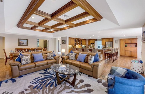 Naples House | Unique Moorings home with personal gym, newly remodeled pool, 4 ensuite bedrooms