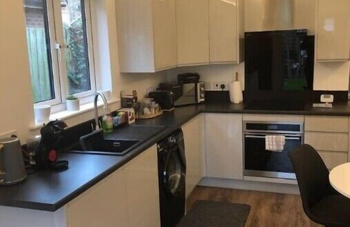March House | Unique one bed contemporary bungalow town centre
