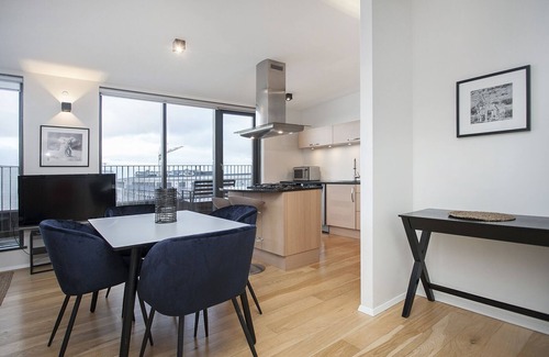 Downtown Apartment | Unique Penthouse apt in 101 w/sea and city view