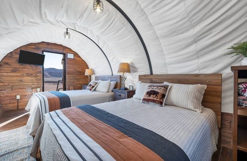 Virgin Cabin | Unique Pet Friendly Covered Wagon with 2 QB #24