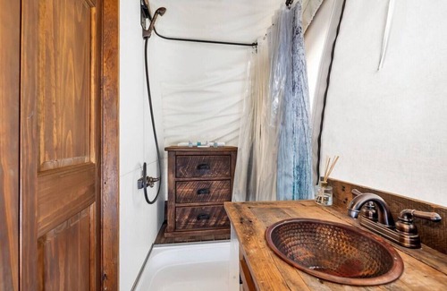 Virgin Cabin | Unique Pet Friendly Covered Wagon with 2 QB #24