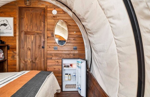 Virgin Cabin | Unique Pet Friendly Covered Wagon with 2 QB #24