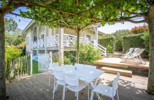 Moliets-et-Maa Villa | Unique Pool Villa 500m from the beach, Hamptons Style with beautiful Garden