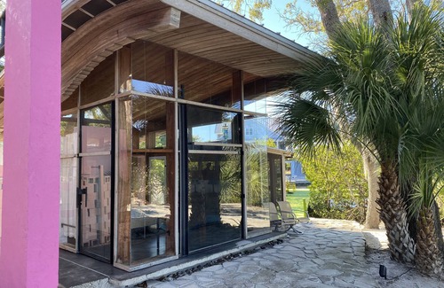 Southside Rural Community House | Unique resort workspace guesthouse Nature 2ppl kayaks fishing beachfront