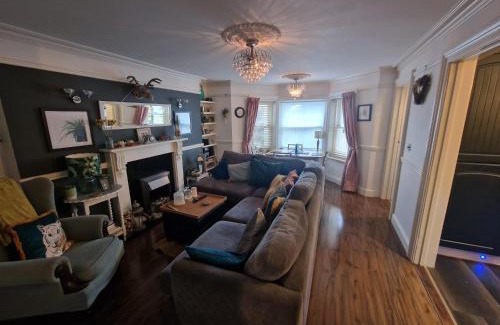 Folkestone Apartment | Unique seafront 2 bedroom 2 bathroom apartment
