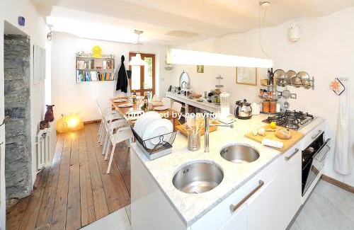 Velva Villa | Unique Seaview Retreat