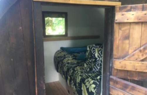 Domfront en Poiraie House | Unique & serene 1-Bed Cabin close to Domfront