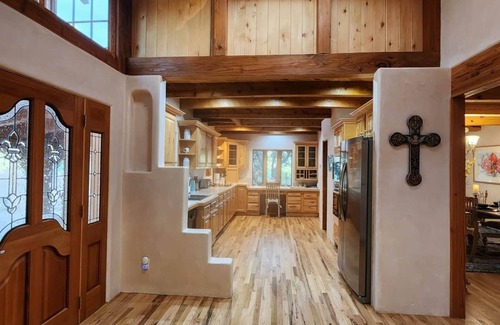 Santa Fe Villa | Unique Spacious 5BR/4BA retreat on 5 acres in scenic foothills of Tesuque