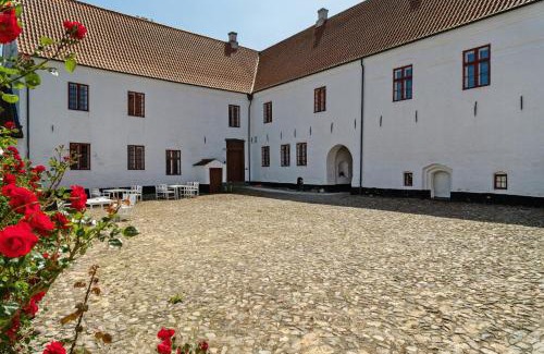 Hjørring Municipality House | Unique Stay At Odden Manor & Museum