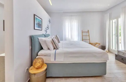 Delfini Villa | Unique summer house on Delfini beach