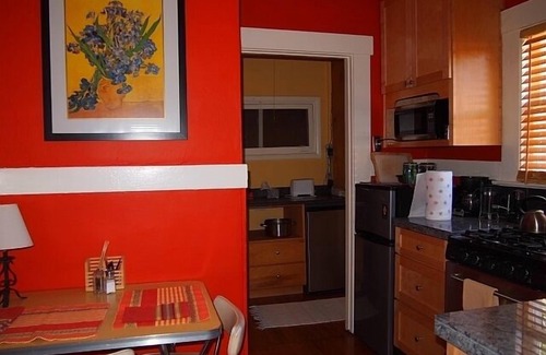 West University Apartment | Unique , Vintage Studio Apartment for Leisure/Corporate Travel