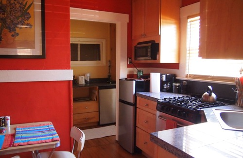West University Apartment | Unique , Vintage Studio Apartment for Leisure/Corporate Travel
