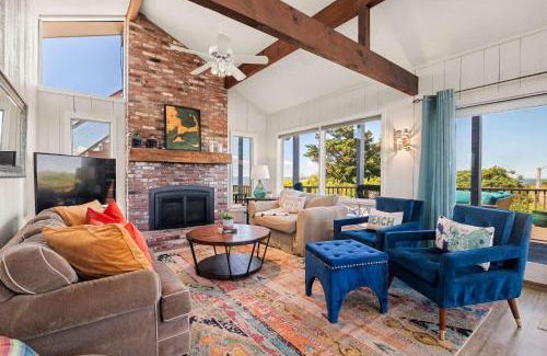 Wellfleet House | Unique waterfront home with stunning views
