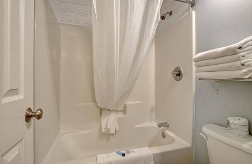 Surf City Hotel | Unit 104D at Tiffany's Motel
