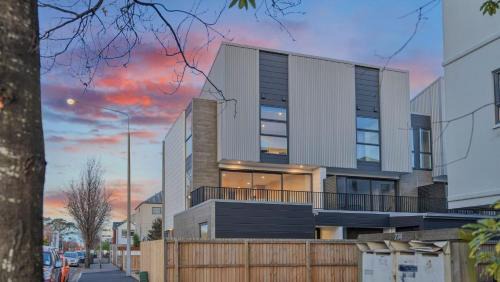 Christchurch City Centre Apartment | Unit 2 New Central Stay Near Christchurch Best
