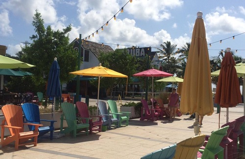 East Fort Lauderdale Villa | UNIT # 3 LAUDERDALE BY THE SEA nTwo Bedroom/ground floorn200 steps to beach