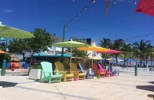 East Fort Lauderdale Villa | UNIT # 3 LAUDERDALE BY THE SEA nTwo Bedroom/ground floorn200 steps to beach