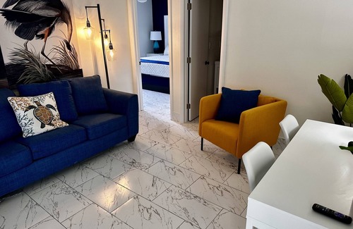 Lauderdale-by-the-Sea Hotel | Unit 6 Premium 1 Bedroom King Pool View Suite, King Bed, kitchen, pool view