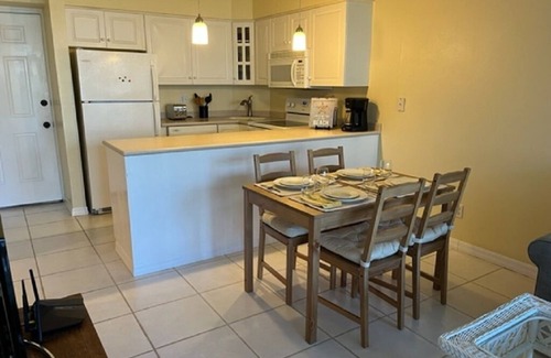 Fort Pierce House | unit amenities on golf course, access to private ocean beach,10 tennis courts. ,