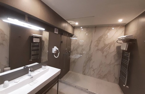 Cluj-Napoca Hotel | Univers (T)